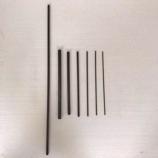 誘導加熱および溶解用のカスタム黒鉛るつぼ